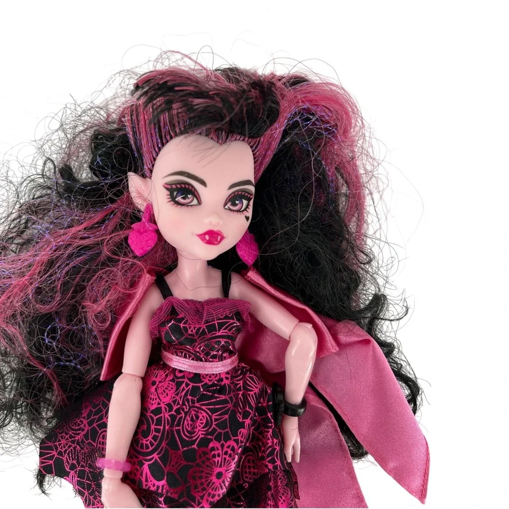 Monster High‎ Draculaura Doll Monster Ball 2021 black pink clothes shoes